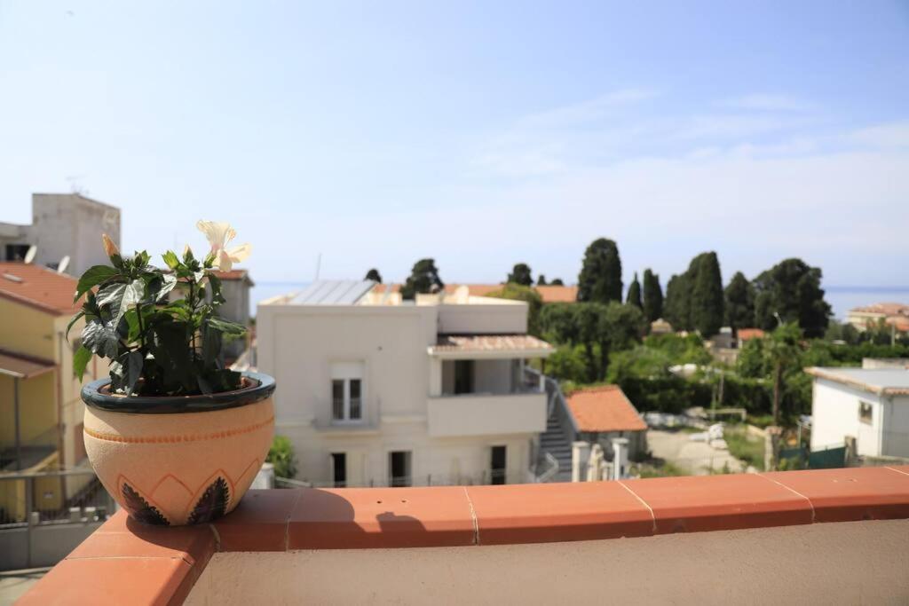 Due Minuti Dal Mare Con Balcone Vista Mare Leilighet Tropea Eksteriør bilde